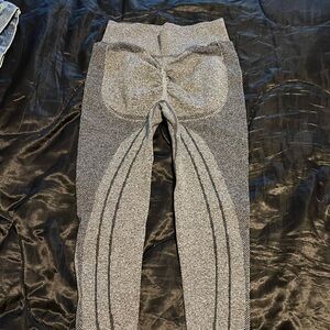 Grey butt scrunch leggings